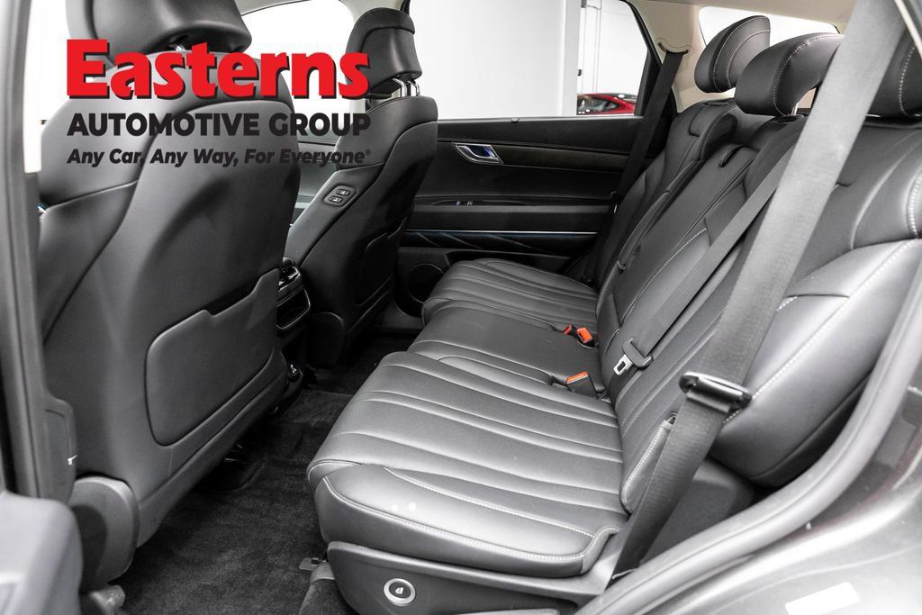 Used 2024 Genesis GV80 2.5T AWD/4WD image 23