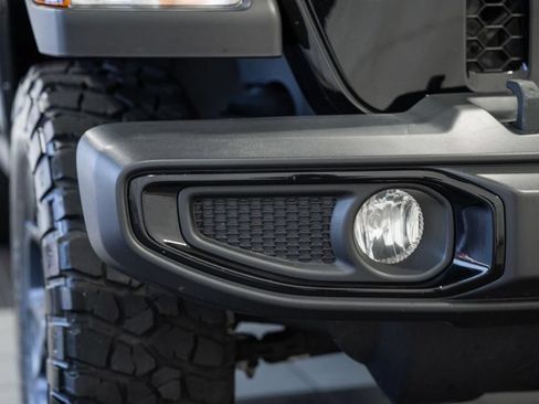 Used 2023 Jeep Gladiator Sport AWD/4WD image 11
