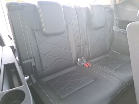 Certified 2024 Volkswagen Atlas SE image 12