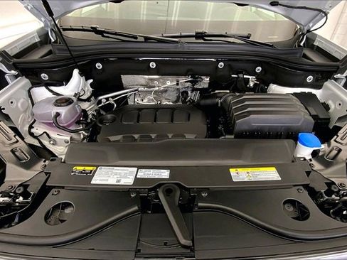 New 2026 Volkswagen Atlas SE image 11