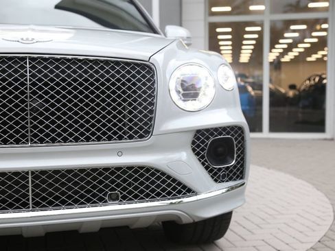 Used 2021 Bentley Bentayga image 28