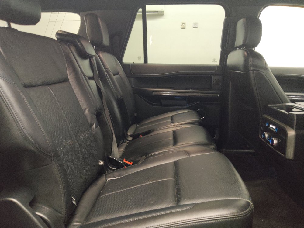 Used 2018 Ford Expedition Max XLT w/ Equipment Group 202A RWD image 19
