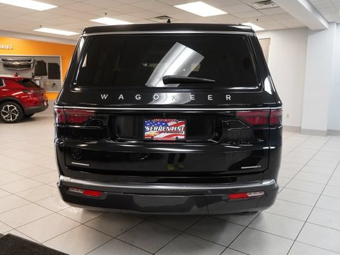 Used 2022 Jeep Wagoneer Series I w/ Premium Group I AWD/4WD image 9