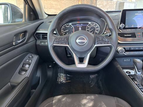 Used 2026 Nissan Altima 2.5 SV FWD image 33