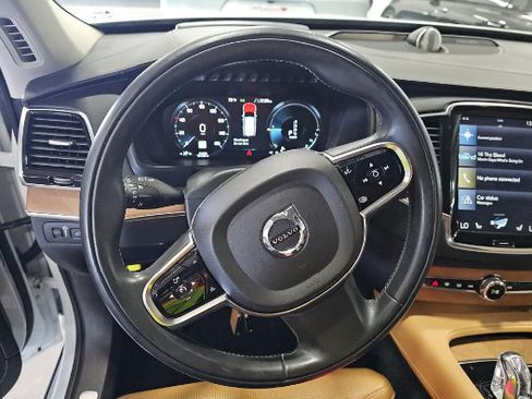 Used 2016 Volvo XC90 T8 Inscription w/ Vision Package AWD/4WD image 5