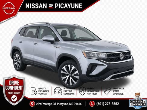 Used 2024 Volkswagen Taos SE FWD image 9
