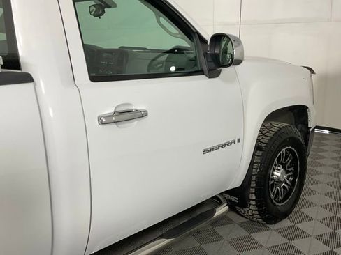 Used 2009 GMC Sierra 1500 W/T w/ SL Package image 9