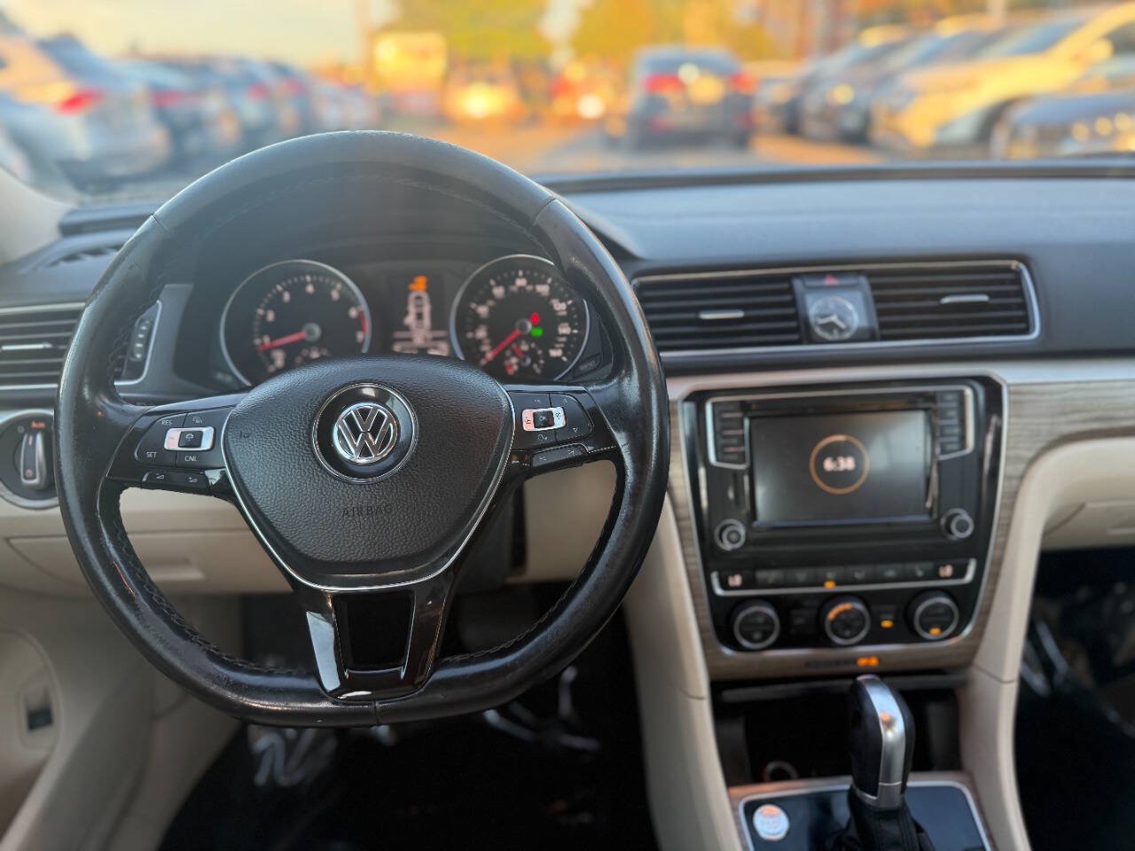 Used 2018 Volkswagen Passat 2.0T SE FWD image 15