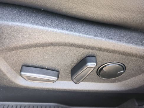 Used 2023 Ford Edge SEL w/ Convenience Package image 17