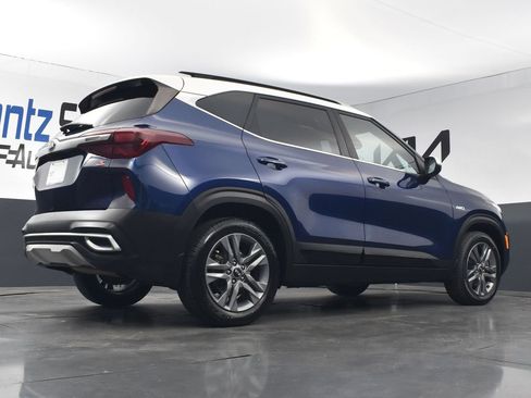 Used 2021 Kia Seltos S AWD/4WD image 21