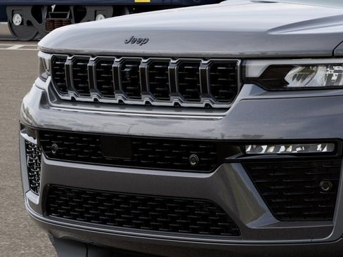 New 2026 Jeep Grand Cherokee Summit AWD/4WD image 22
