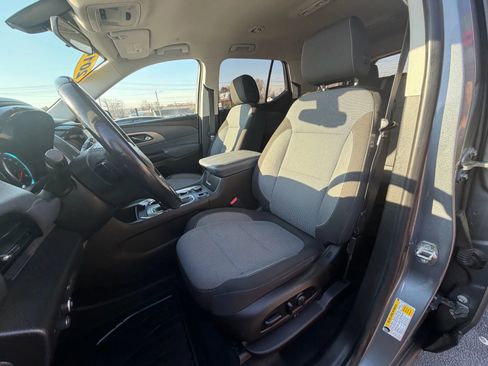 Used 2018 Chevrolet Traverse LT image 21