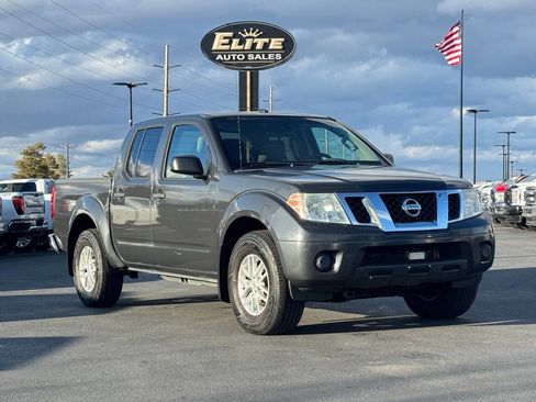 Used 2015 Nissan Frontier SV image 1