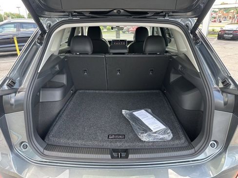 New 2025 Volkswagen Tiguan SE image 20