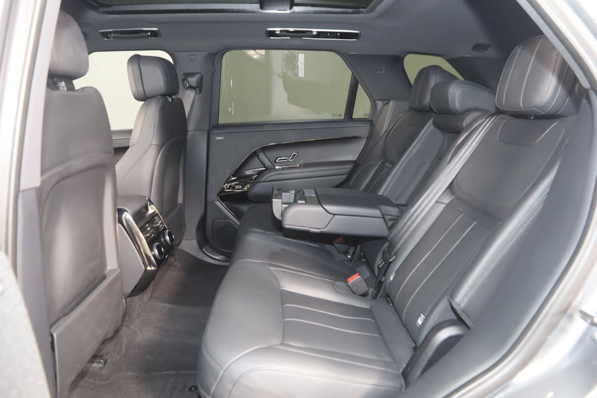 Used 2023 Land Rover Range Rover Sport SE AWD/4WD image 44