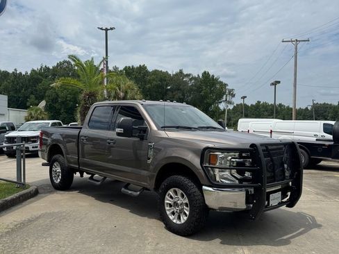 Used 2020 Ford F250 XLT image 4