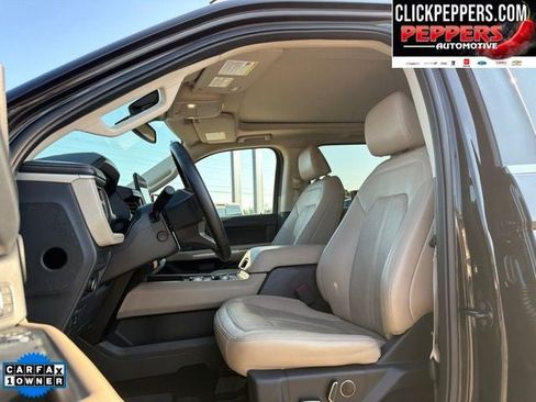Used 2024 Ford Expedition Limited AWD/4WD image 12