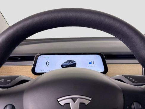Used 2023 Tesla Model 3 Standard Range RWD image 10
