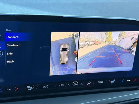 New 2026 Chevrolet Traverse LT w/ Midnight/Sport Edition AWD/4WD image 19