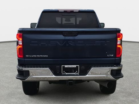 Used 2022 Chevrolet Silverado 2500 LTZ w/ LTZ Premium Package AWD/4WD image 6