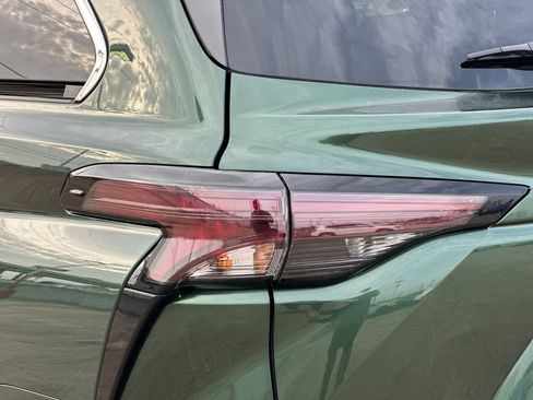 Certified 2026 Toyota Sienna XLE FWD image 30