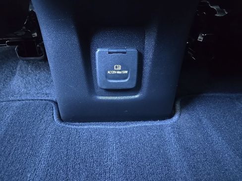 Certified 2023 Chevrolet Equinox Premier FWD image 39