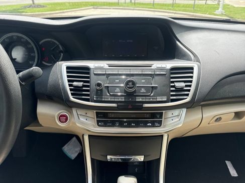 Used 2015 Honda Accord EX image 18