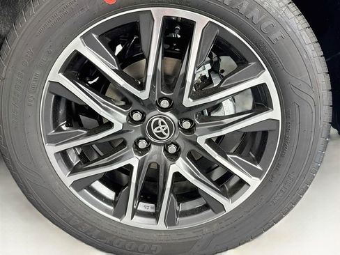 New 2026 Toyota Corolla Cross XLE FWD image 31