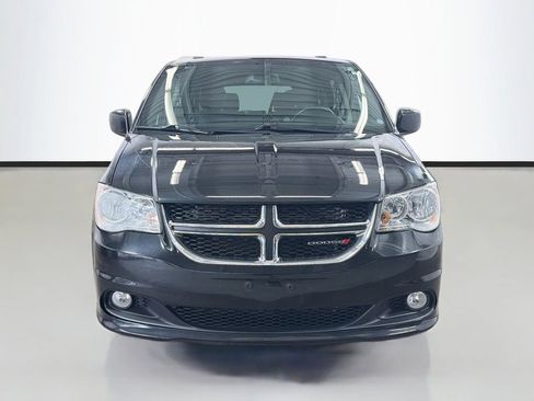 Used 2019 Dodge Grand Caravan SXT FWD image 2