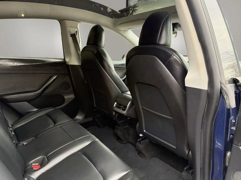 Used 2021 Tesla Model Y Long Range image 34