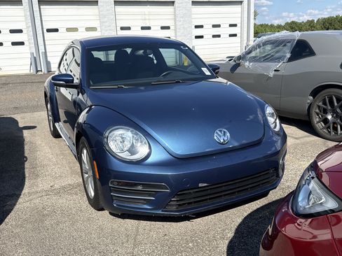 Used 2019 Volkswagen Beetle 2.0T S FWD image 2
