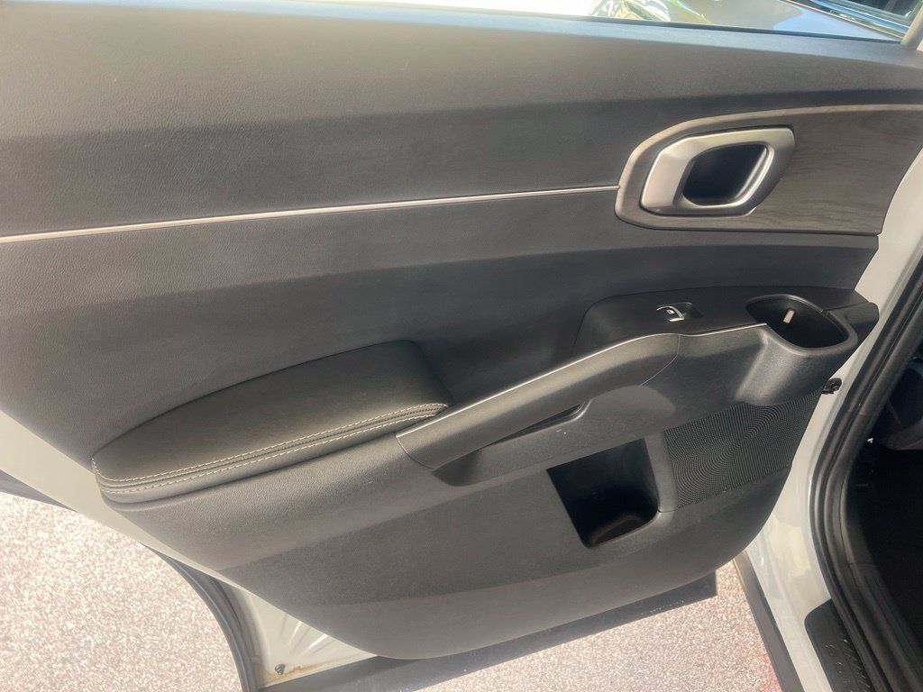 Certified 2024 Kia Sorento X-Line EX AWD/4WD image 10