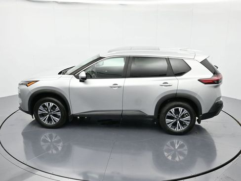 Used 2022 Nissan Rogue SV w/ SV Premium Package image 36