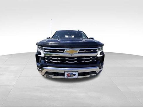 Used 2022 Chevrolet Silverado 1500 LTZ AWD/4WD image 2