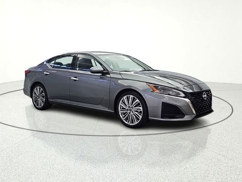 Used 2023 Nissan Altima 2.5 SL FWD image 8