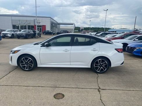 Used 2025 Nissan Sentra SR image 3