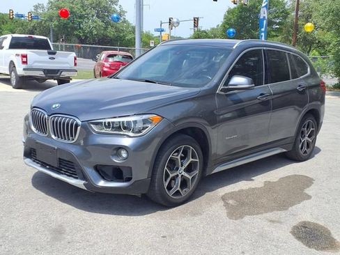 Used 2017 BMW X1 sDrive28i w/ Premium Package FWD image 3