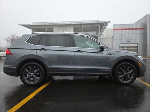 Certified 2024 Volkswagen Tiguan SE image 8