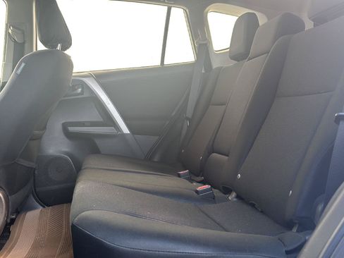 Used 2016 Toyota RAV4 LE AWD/4WD image 20