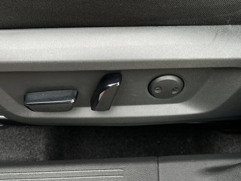 Used 2021 Nissan Rogue SV FWD image 21