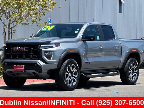 Used 2024 GMC Canyon AT4 w/ AT4 Premium Package AWD/4WD image 8
