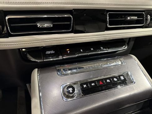 Used 2025 Lincoln Aviator 2WD w/ Jet Appearance Package image 22
