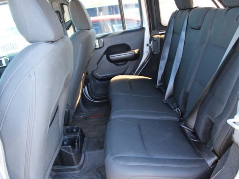 Used 2018 Jeep Wrangler Unlimited Sport S image 22