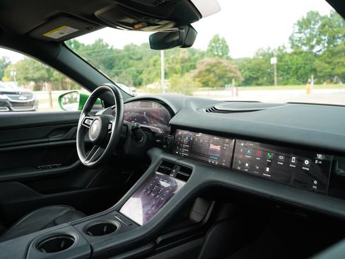Used 2022 Porsche Taycan RWD image 15