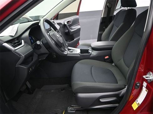 Used 2025 Toyota RAV4 LE image 12