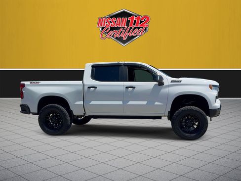 Used 2023 Chevrolet Silverado 1500 LT Trail Boss w/ LT Trail Boss Premium Package AWD/4WD image 4