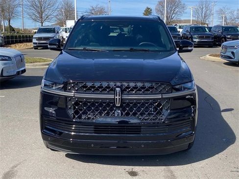 New 2026 Lincoln Navigator Reserve w/ Jet Appearance Package image 2