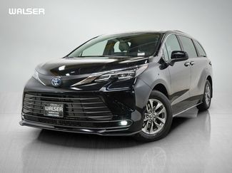 Used 2025 Toyota Sienna XLE w/ XLE Plus Package AWD/4WD video 1