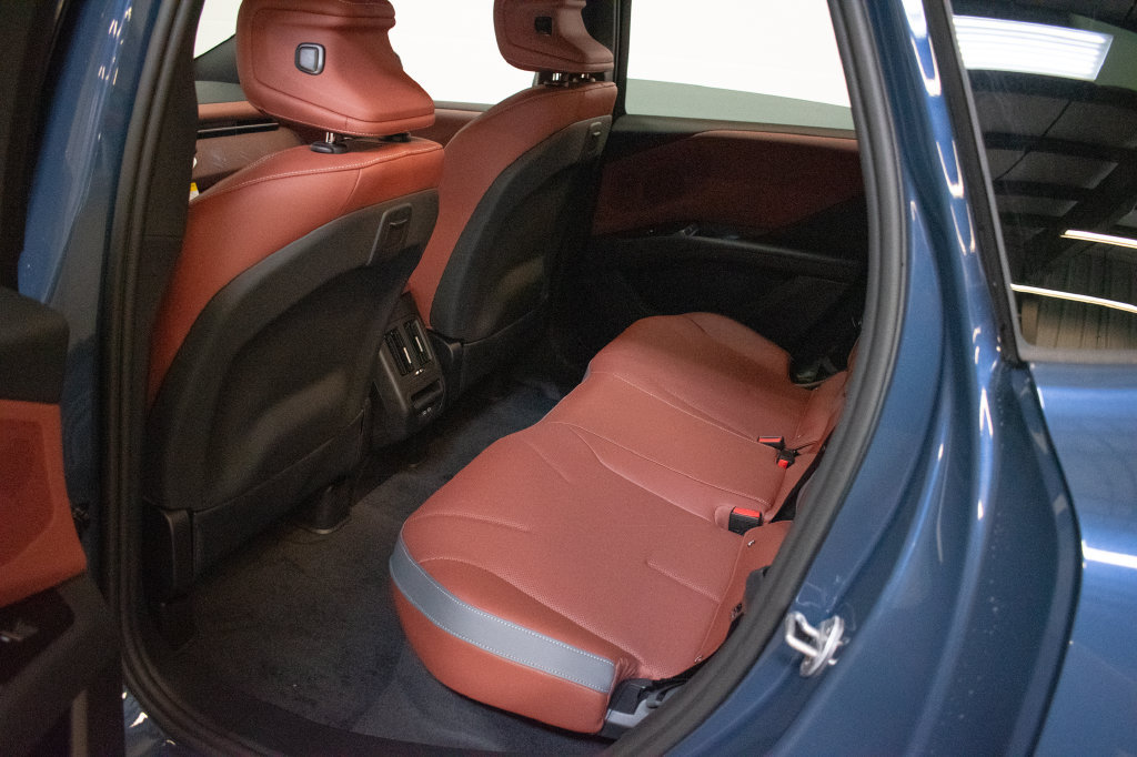 New 2027 BMW iX3 50 xDrive AWD/4WD image 22