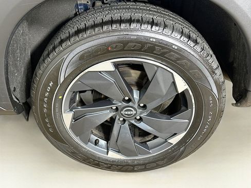 Used 2024 Nissan Rogue SV image 11